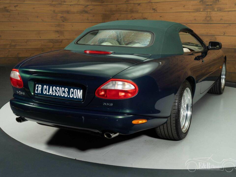 Image 15/19 de Jaguar XK8 4.0 (1998)