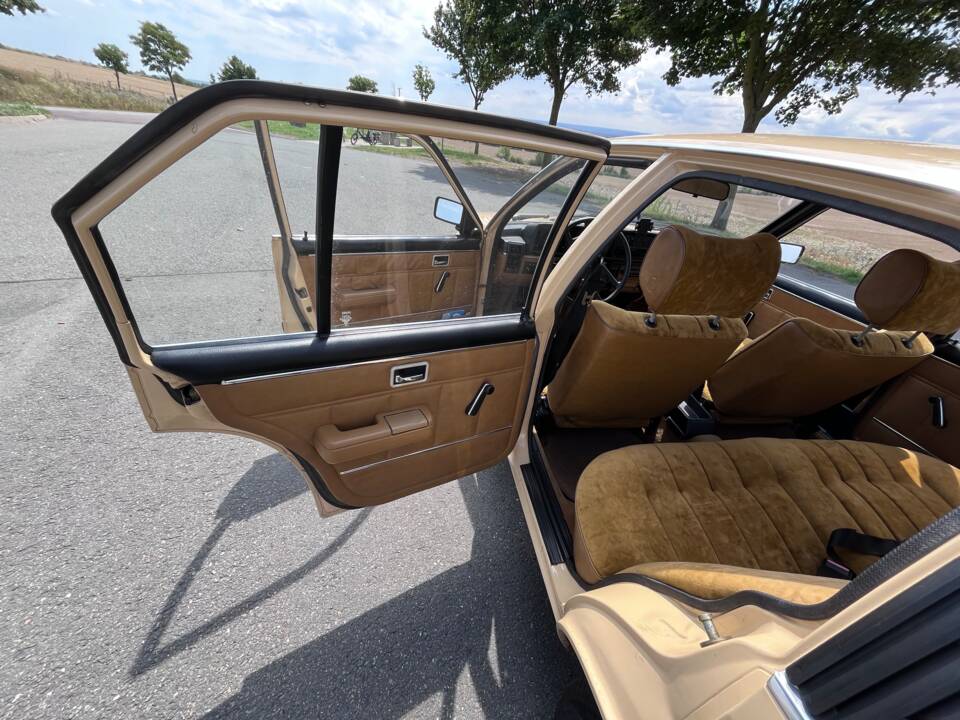 Immagine 20/39 di Opel Commodore 2,5 S (1981)