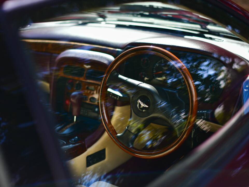 Obraz 44/50 pojazdu Aston Martin DB 7 (1997)