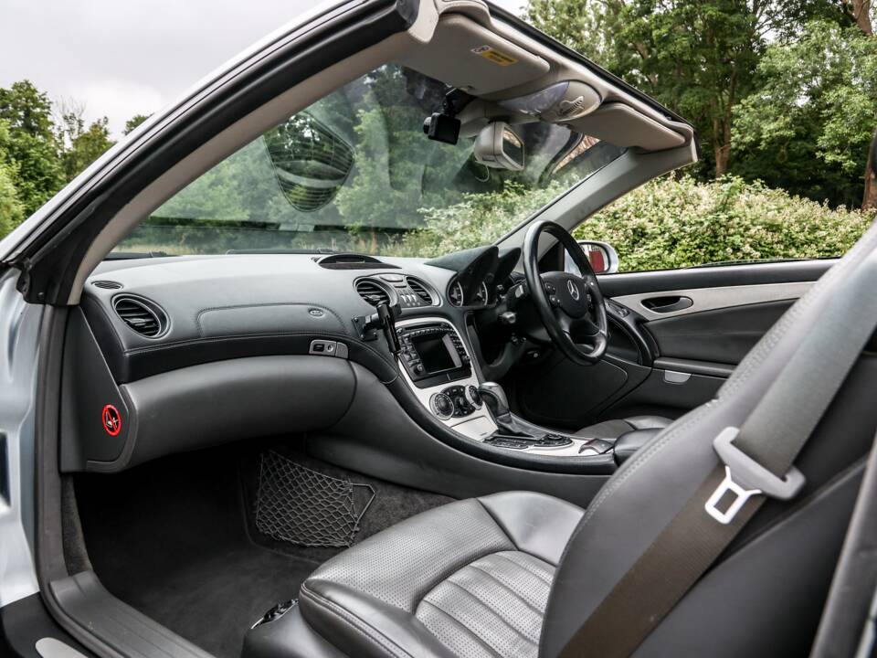 Afbeelding 27/40 van Mercedes-Benz SL 55 AMG (2003)