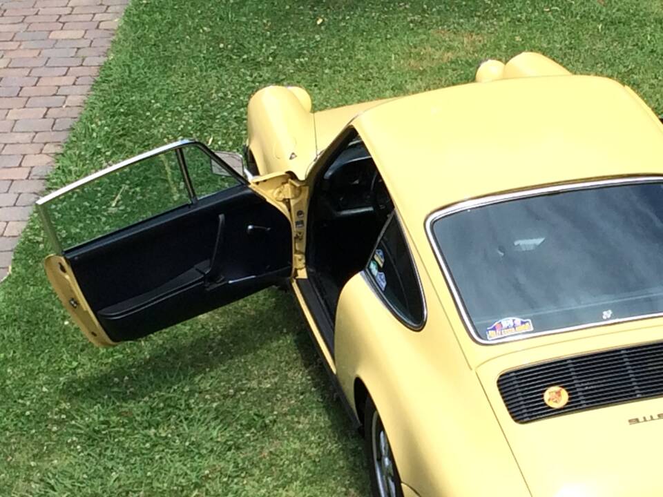 Image 68/77 de Porsche 911 2.7 S (1974)