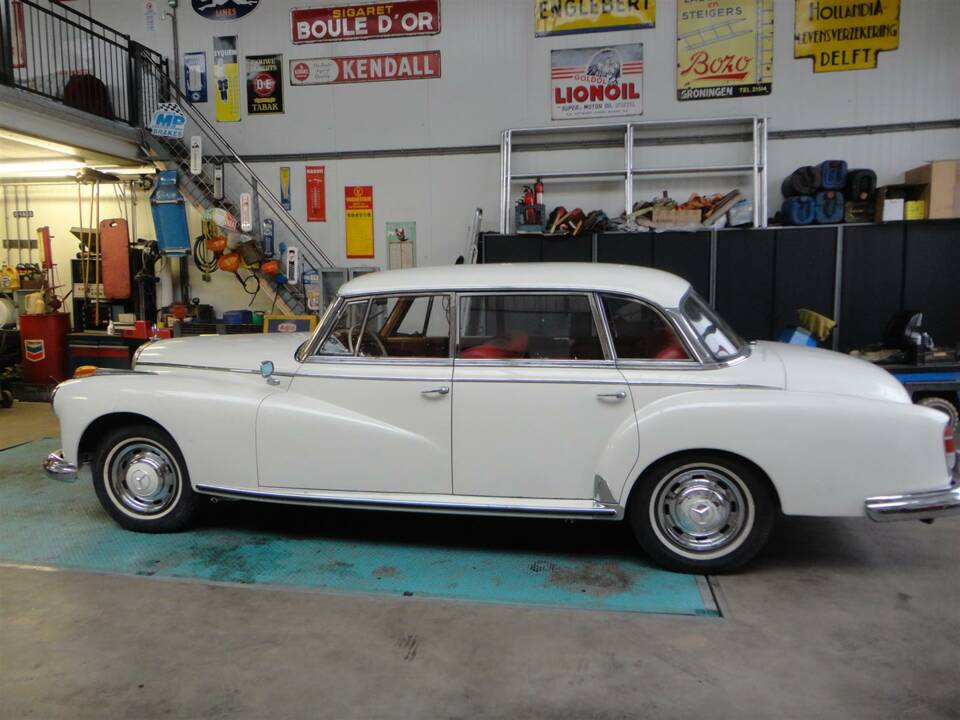 Image 14/28 de Mercedes-Benz 300 d (1960)