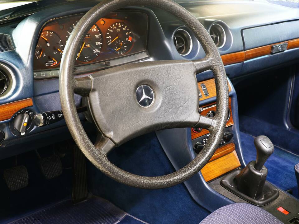 Bild 13/25 von Mercedes-Benz 280 TE (1985)