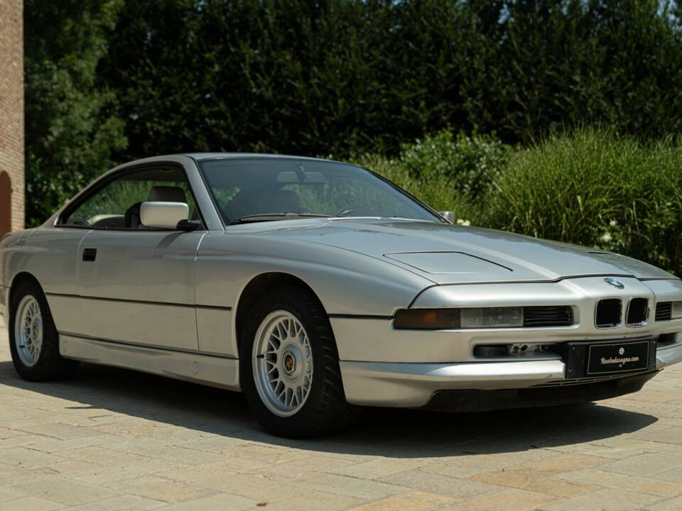 Bild 2/50 von BMW 850i (1990)