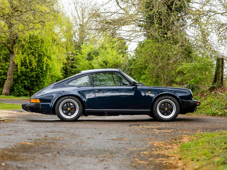 Image 27/50 of Porsche 911 Carrera 3.2 (1985)