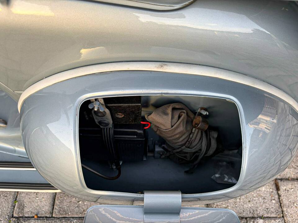 Image 20/24 of Piaggio Vespa 150 (1957)