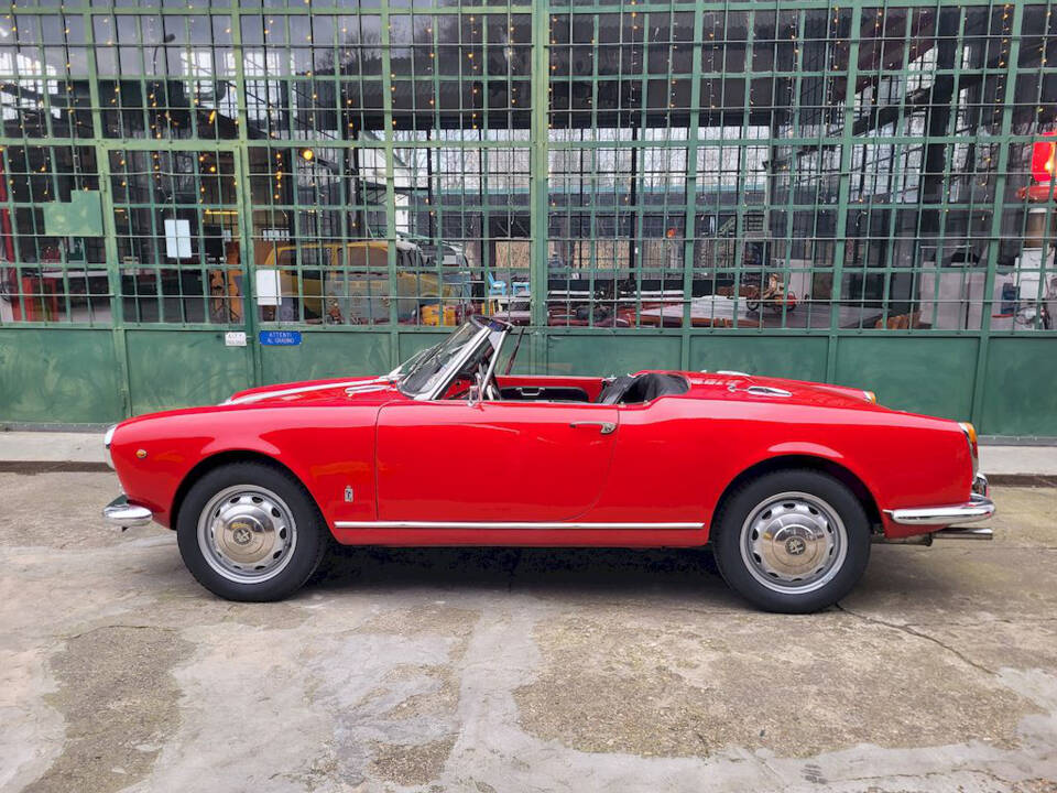 Image 2/65 of Alfa Romeo Giulietta Spider (1962)