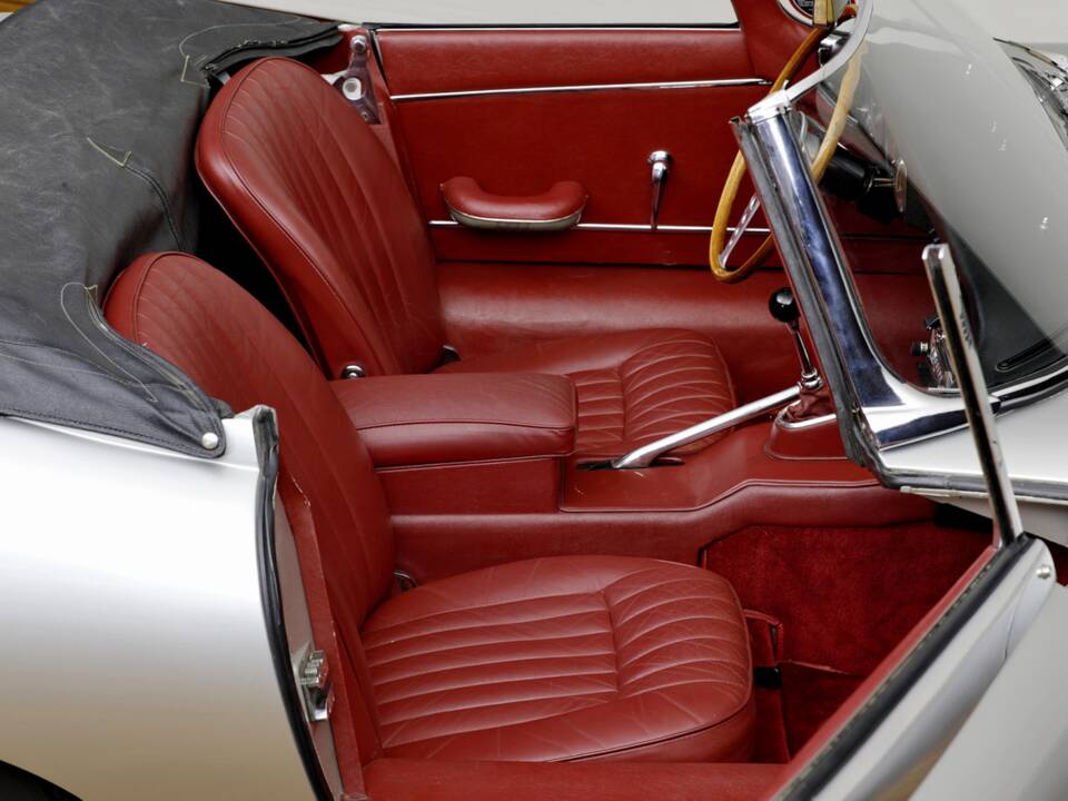 Afbeelding 11/27 van Jaguar E-Type 4.2 (1966)