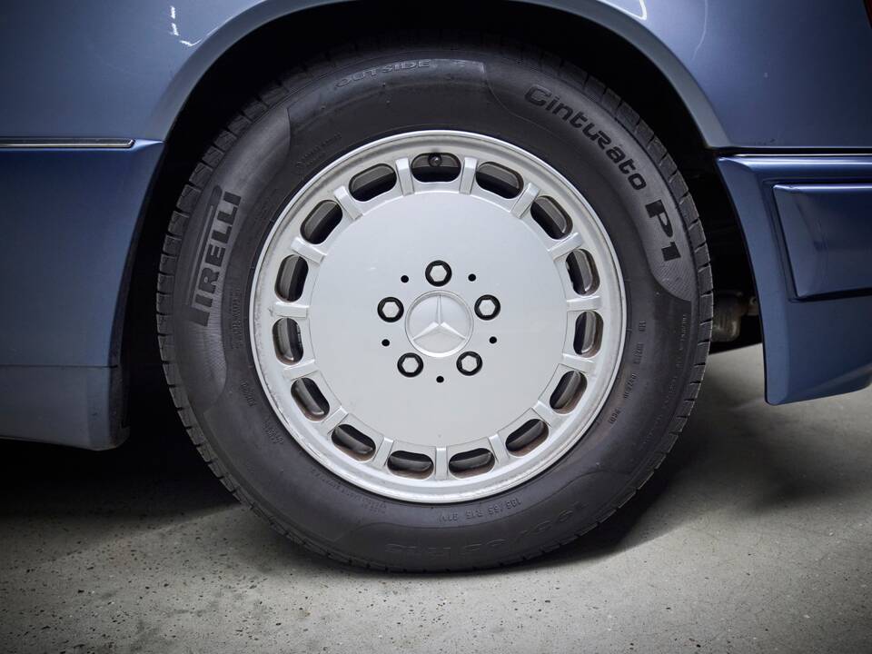 Image 29/100 of Mercedes-Benz 230 TE (1990)