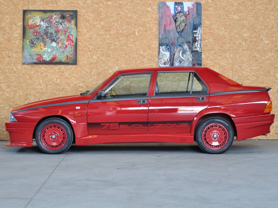 Afbeelding 9/50 van Alfa Romeo 75 1.8 Turbo Evoluzione (1987)