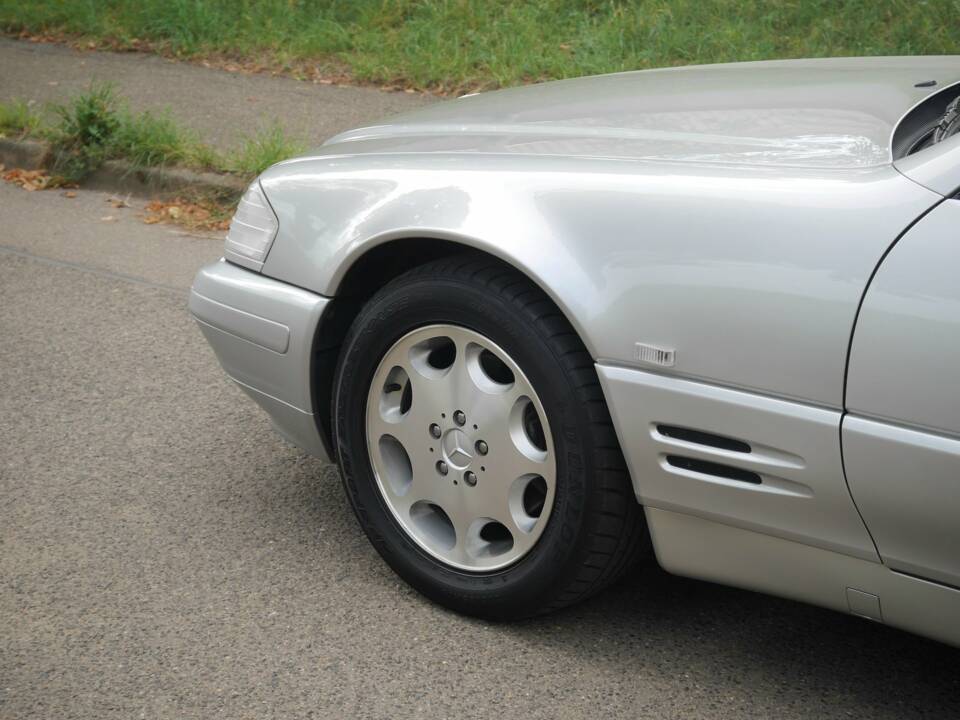 Image 34/50 of Mercedes-Benz SL 500 (1900)