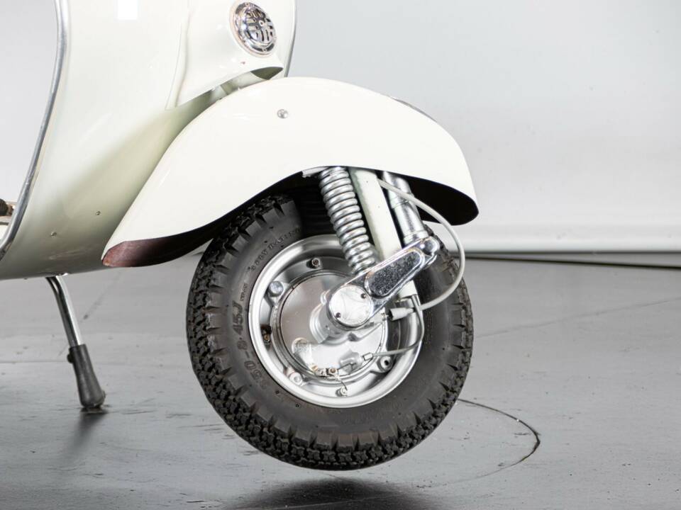 Image 13/50 of Piaggio Vespa 125 Super (1966)