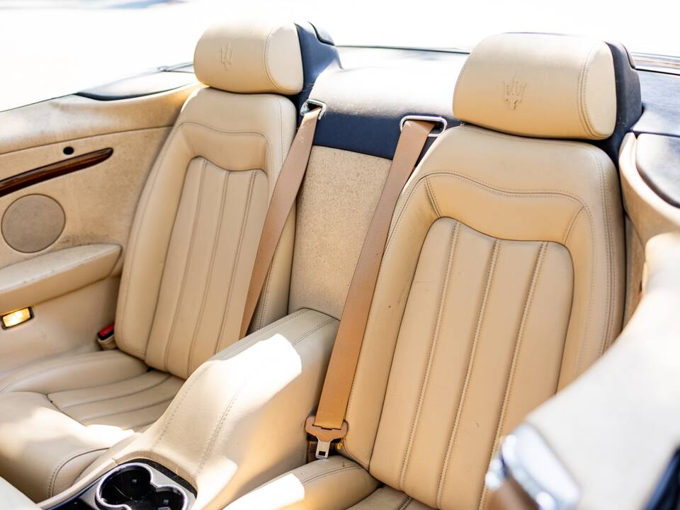 Bild 28/36 von Maserati GranCabrio 4.7 (2010)