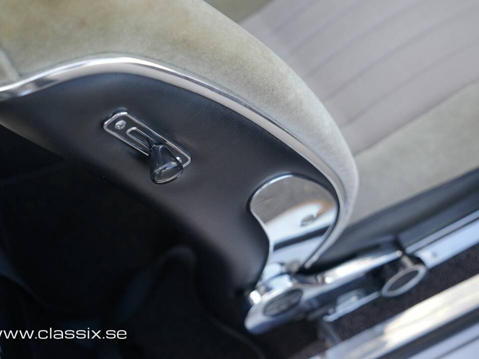 Image 23/32 of BMW 3.0 CS (1972)