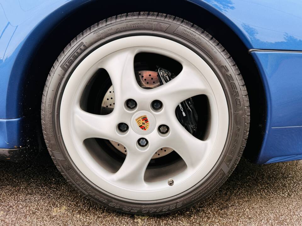 Image 23/27 of Porsche 911 Carrera S (1997)