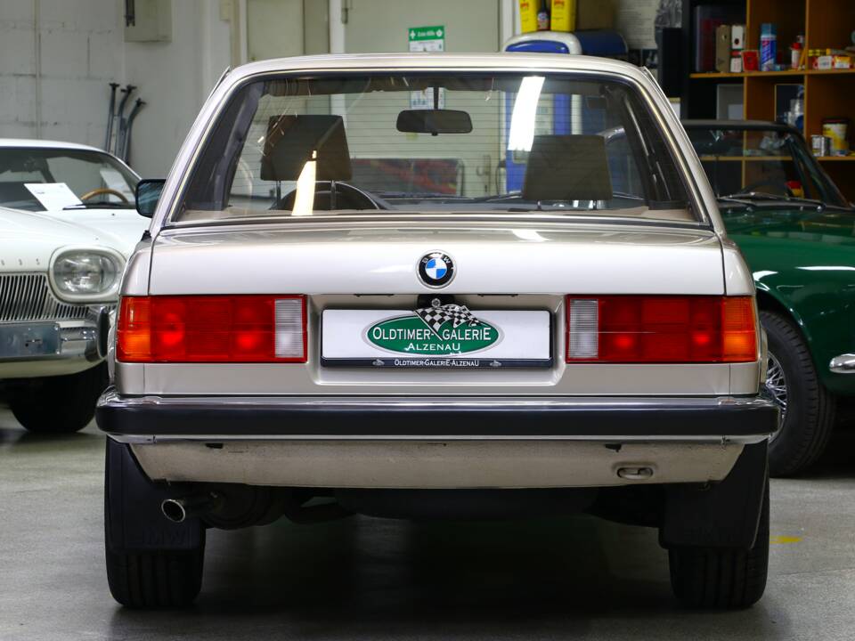 Afbeelding 40/40 van BMW 318i (1987)
