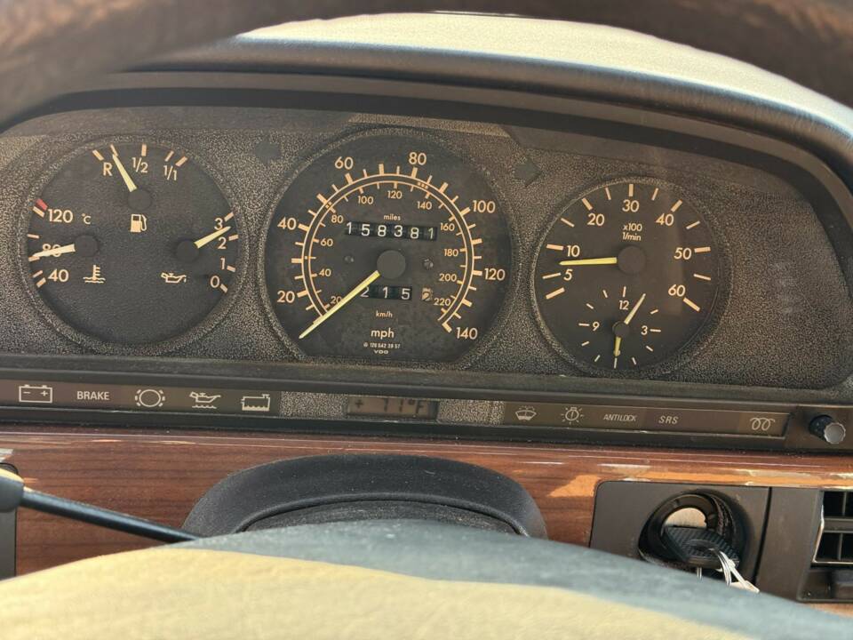 Imagen 11/26 de Mercedes-Benz 300 SDL (1987)