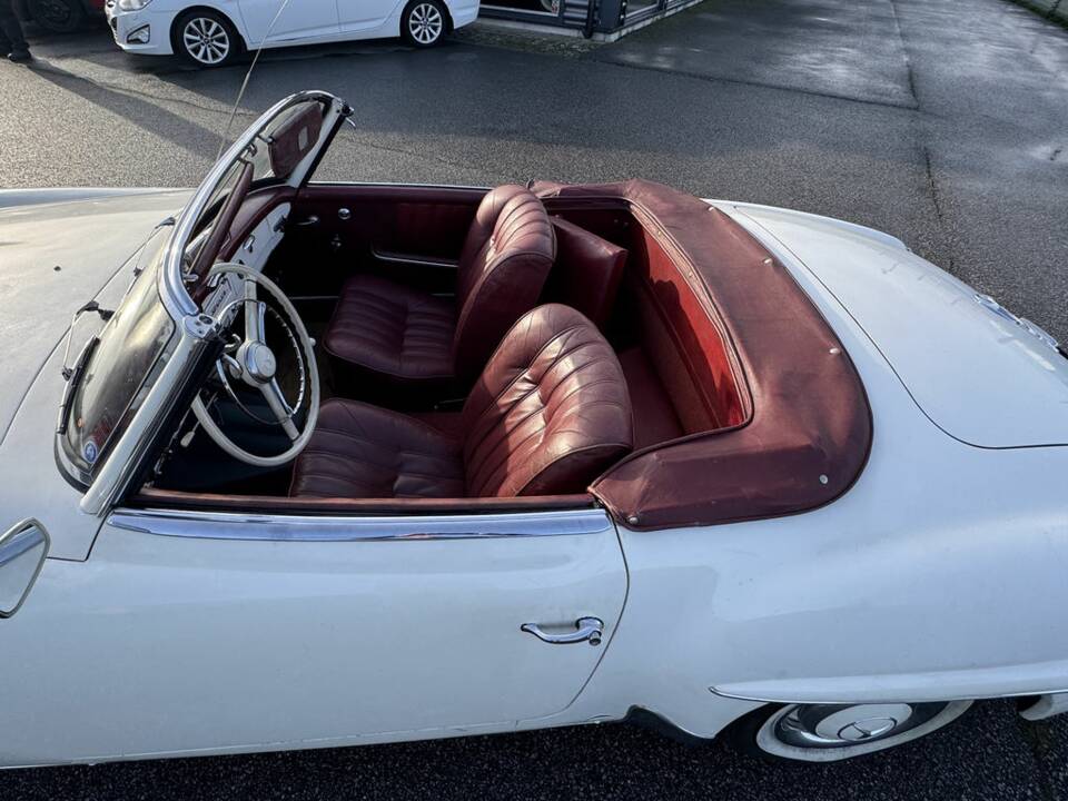 Image 2/8 of Mercedes-Benz 190 SL (1961)