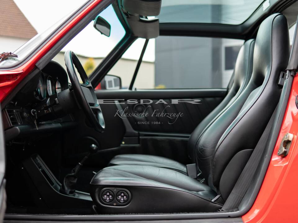 Bild 23/31 von Porsche 911 Carrera 3.2 (1988)