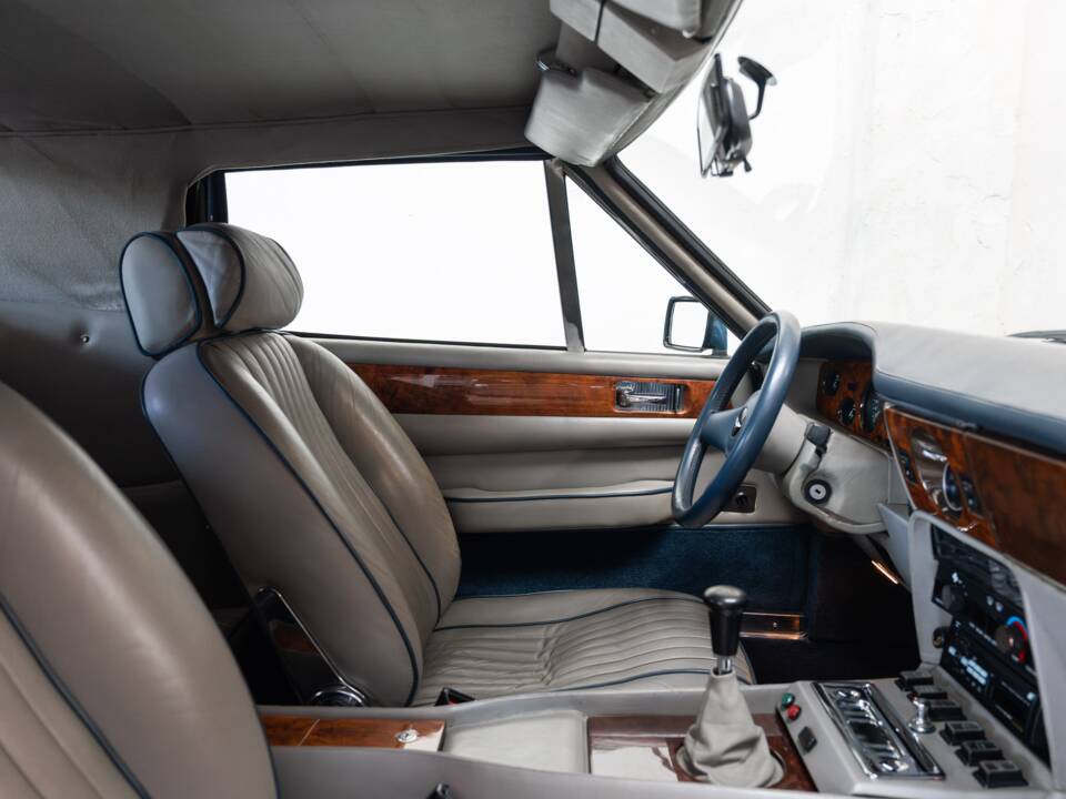 Bild 18/33 von Aston Martin V8 Vantage Volante (1987)