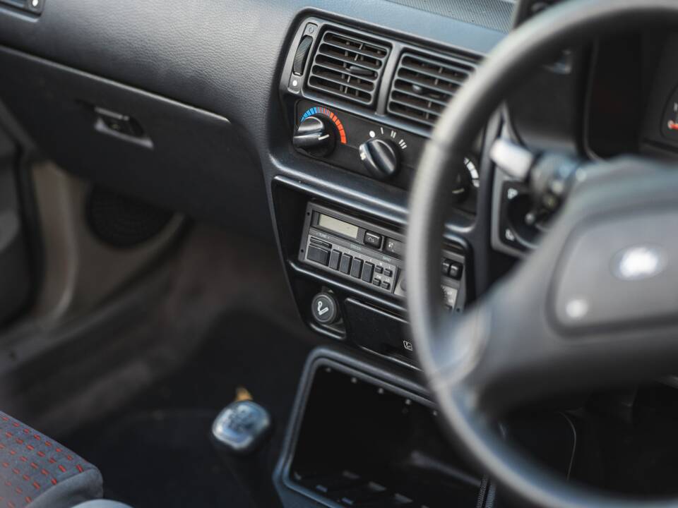 Immagine 14/50 di Ford Escort IV XR3i (1987)