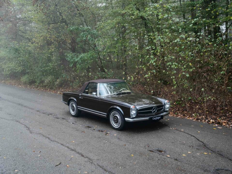 Image 1/28 of Mercedes-Benz 280 SL (1971)
