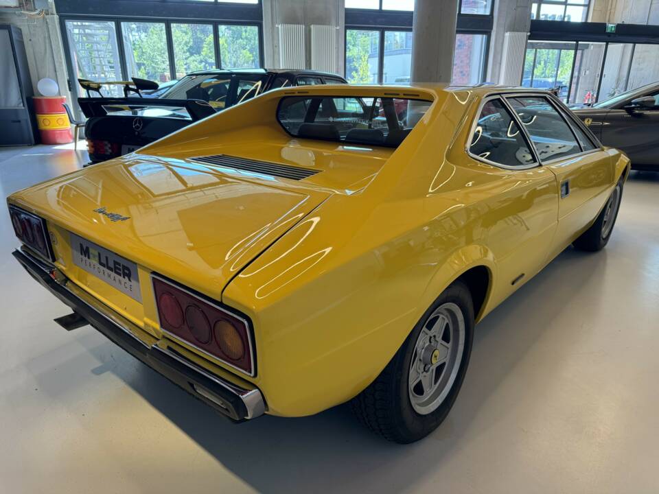 Immagine 5/22 di Ferrari Dino 208 GT4 (1975)