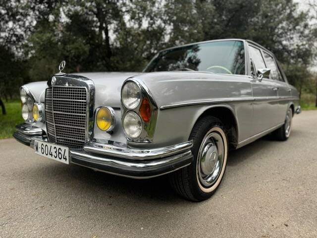 Imagen 4/42 de Mercedes-Benz 250 SE (1967)