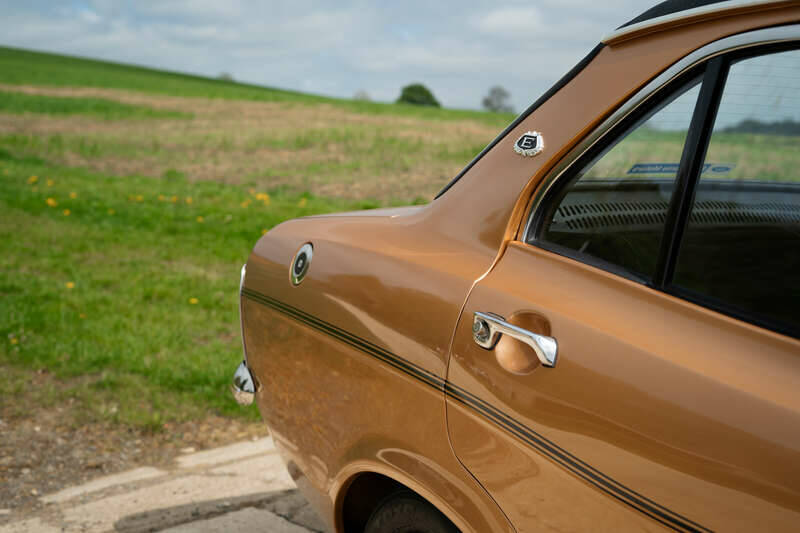 Bild 33/42 von Ford Escort 1300 (1975)
