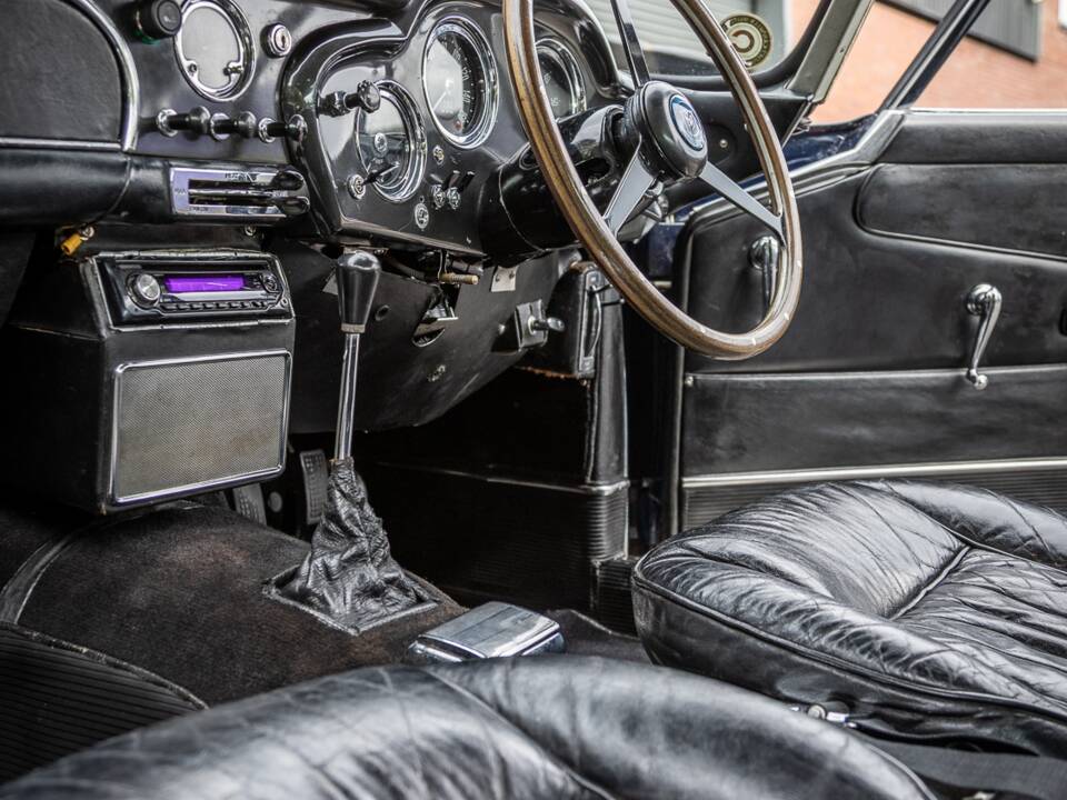 Image 50/64 of Aston Martin DB 4 (1962)
