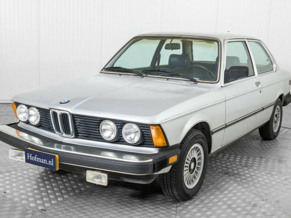 Bild 17/50 von BMW 320i (1981)
