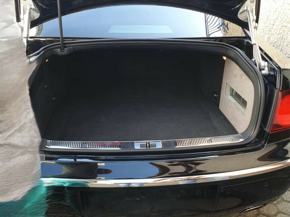 Image 16/18 of Volkswagen Phaeton W12 (2009)