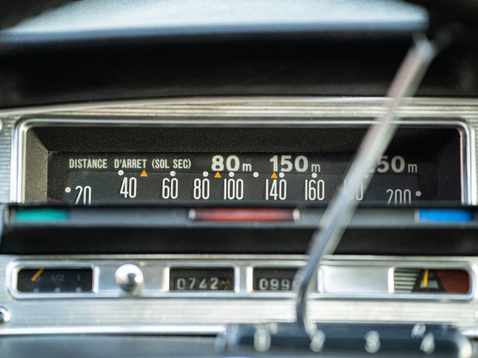 Image 28/44 of Citroën DS 21 (1968)