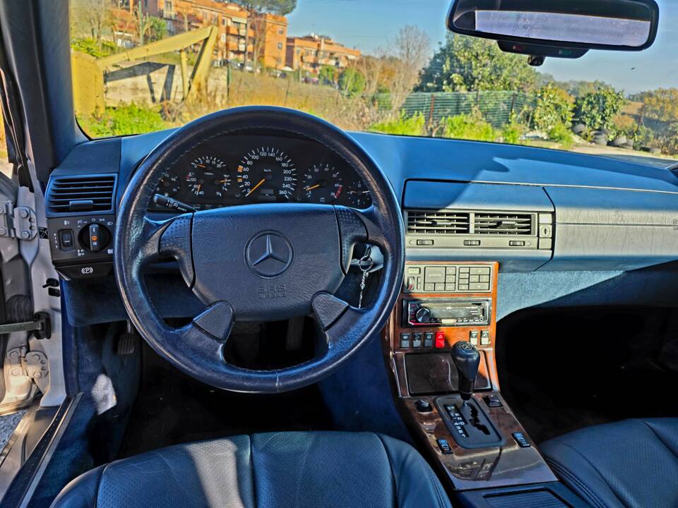 Bild 21/38 von Mercedes-Benz SL 500 (1998)