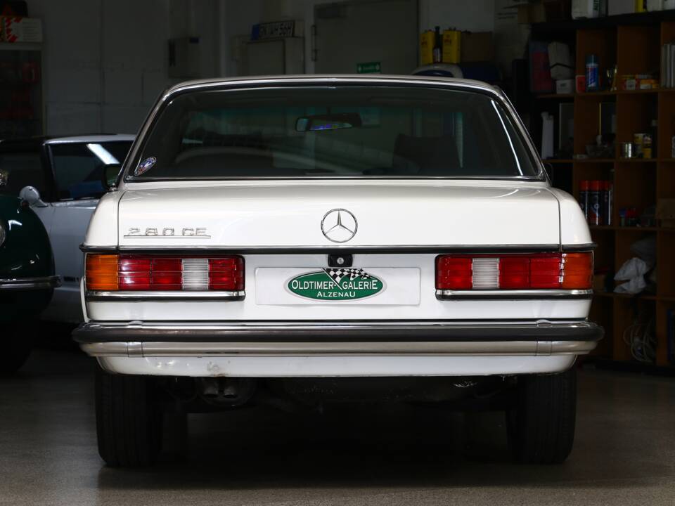 Image 5/25 of Mercedes-Benz 280 CE (1977)