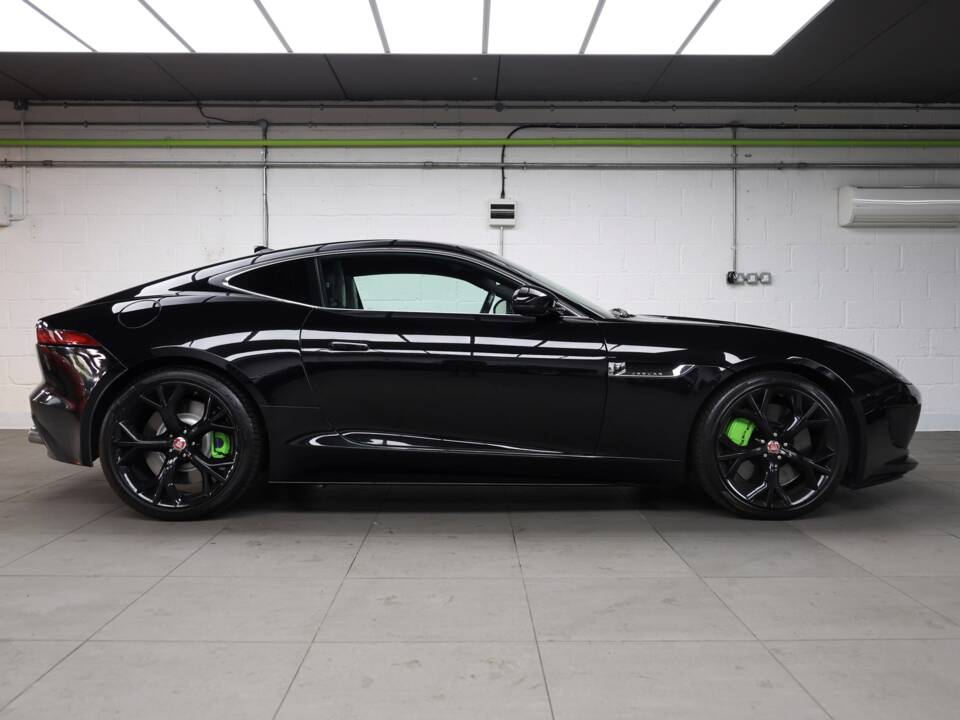 Afbeelding 2/50 van Jaguar F-Type R (2014)