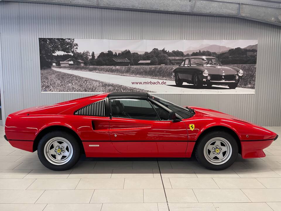 Image 2/19 of Ferrari 308 GTSi (1982)