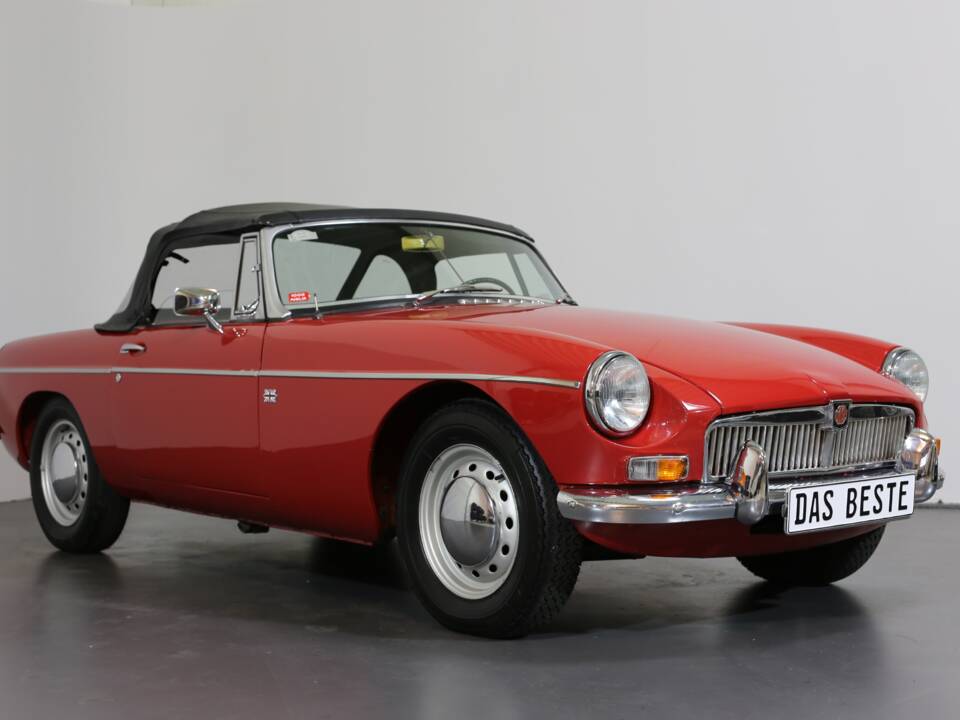 Image 35/49 of MG MGB (1966)