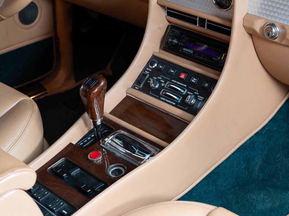 Image 34/43 of Bentley Continental T (1997)