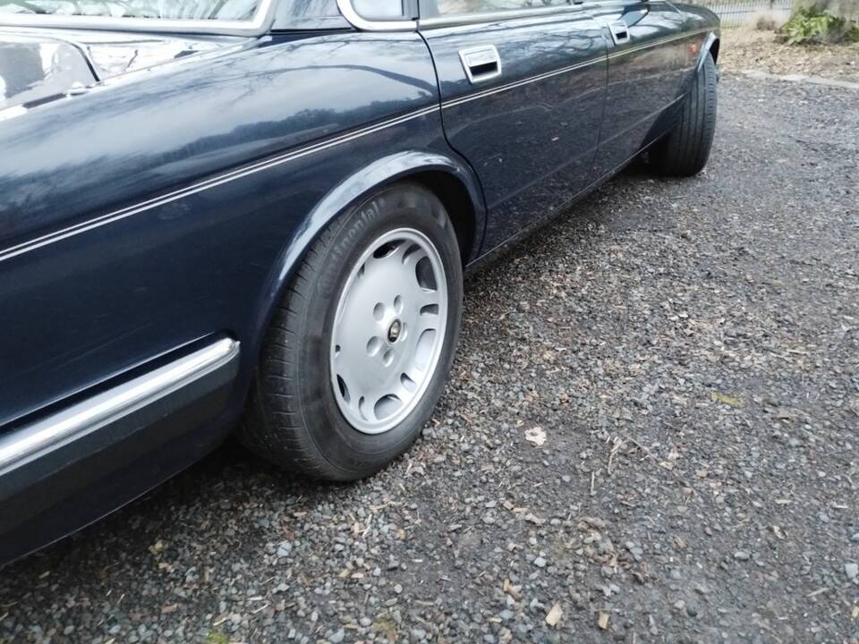 Image 6/8 of Jaguar XJ 6 4.0 (1994)