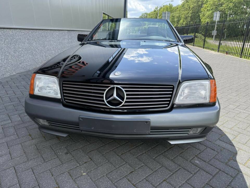 Image 13/50 de Mercedes-Benz 300 SL (1990)