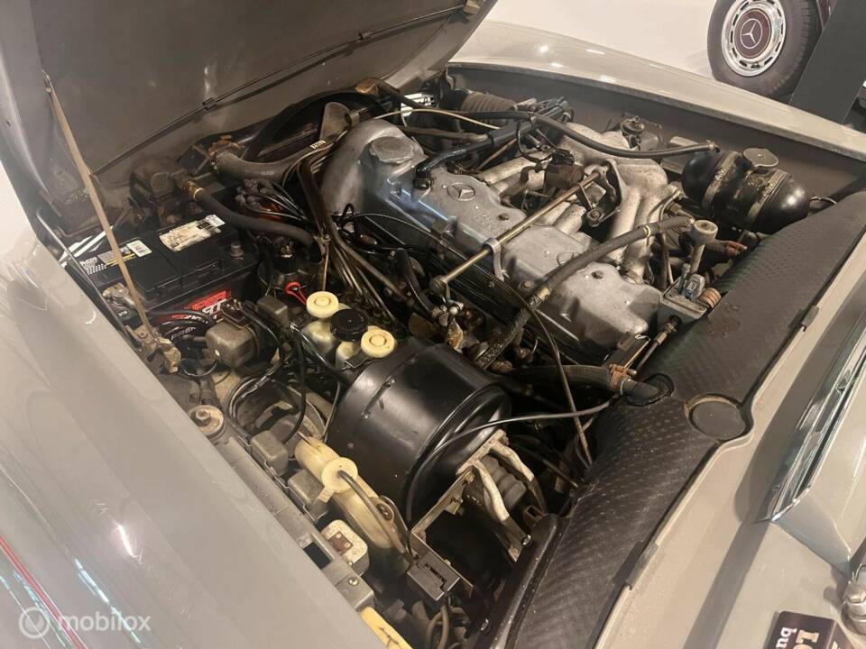 Immagine 15/33 di Mercedes-Benz 280 SL (1968)