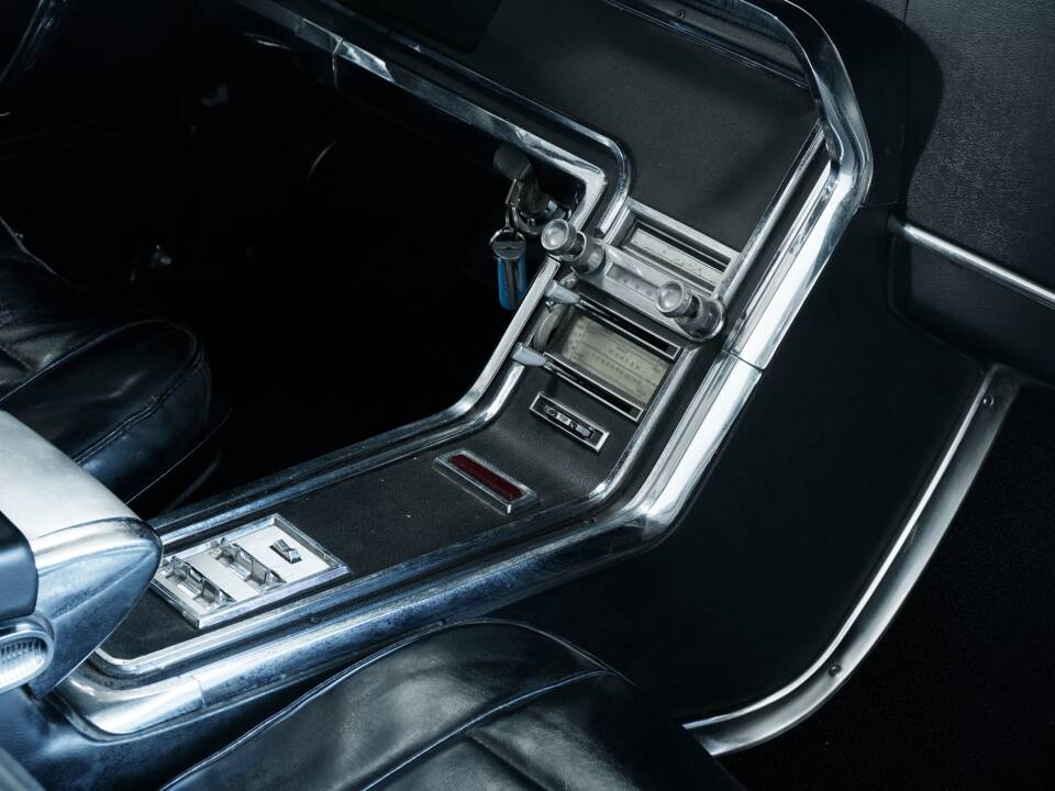 Bild 42/50 von Ford Thunderbird (1966)