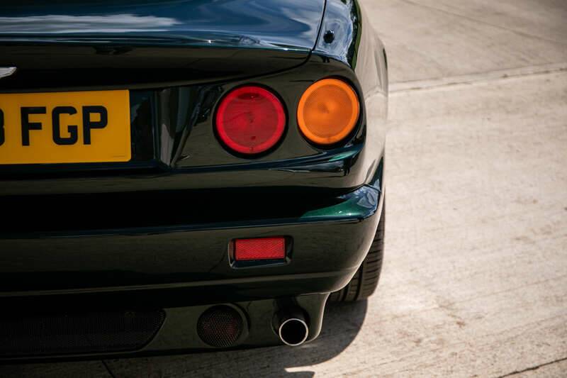 Bild 29/32 von Aston Martin V8 Coupé (1998)