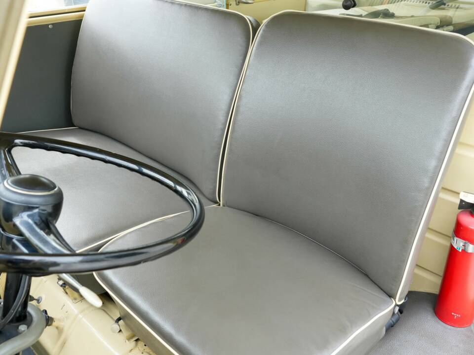Bild 14/37 von Volkswagen T1 Kastenwagen (1966)