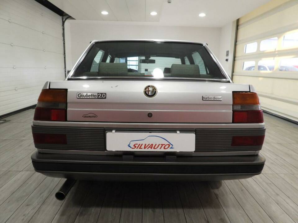 Image 2/10 of Alfa Romeo Giulietta 2.0 Turbodiesel (1985)