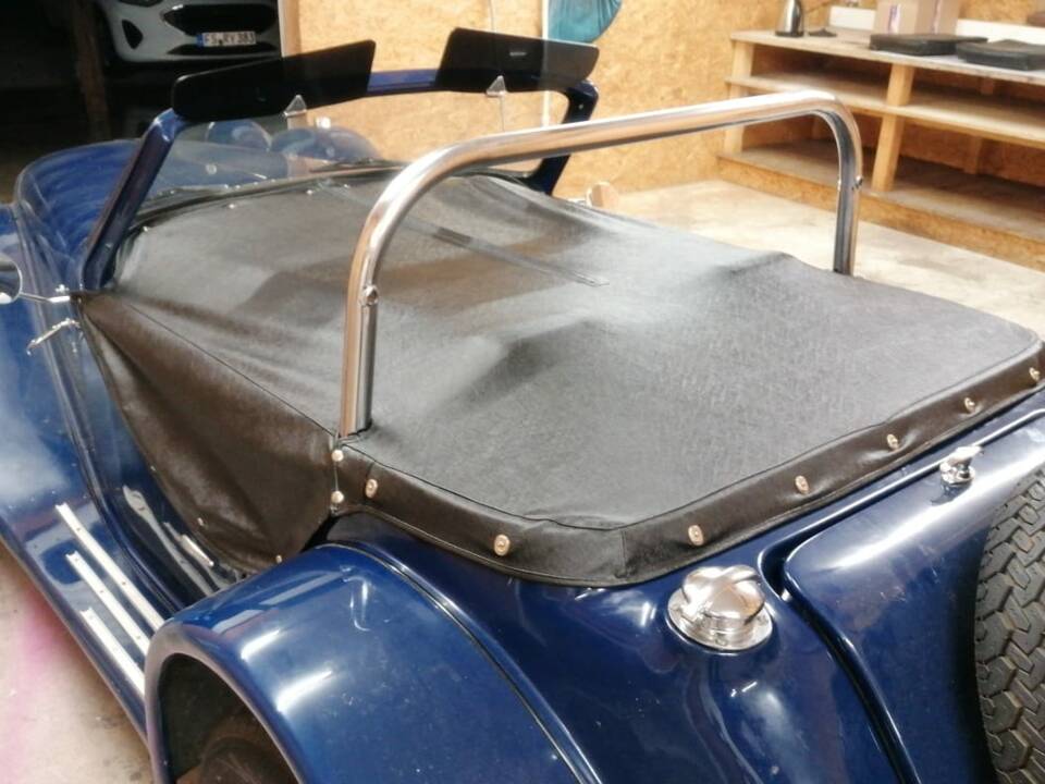 Image 7/19 of Invader Peak Morgan replica (1987)