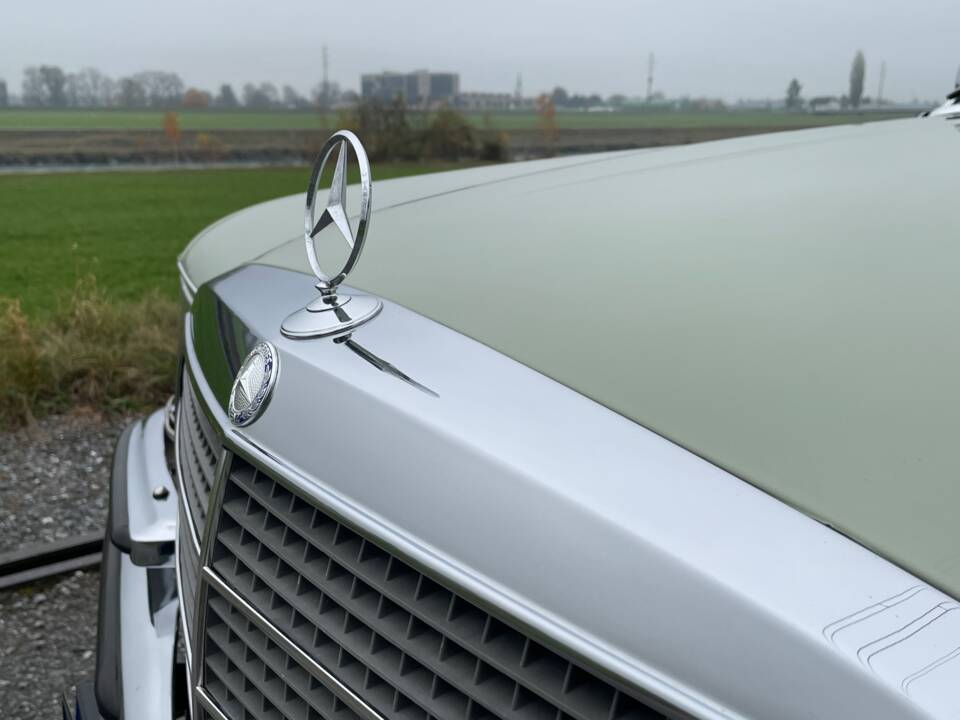 Bild 32/45 von Mercedes-Benz 450 SEL 6,9 (1978)