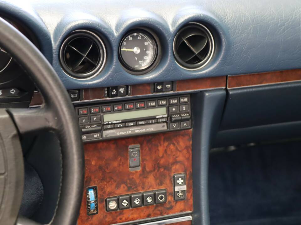 Image 35/50 de Mercedes-Benz 560 SL (1988)