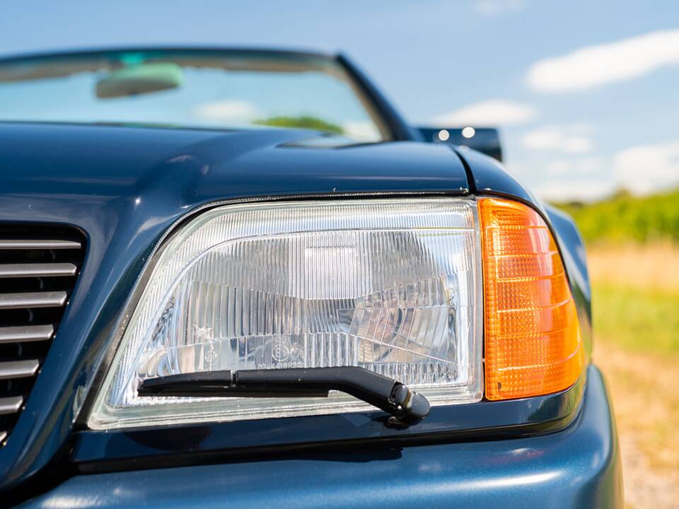 Image 10/44 de Mercedes-Benz 500 SL (1990)